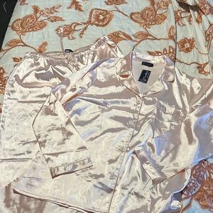 Luxurious Satin Pajama Set in Soft Pink